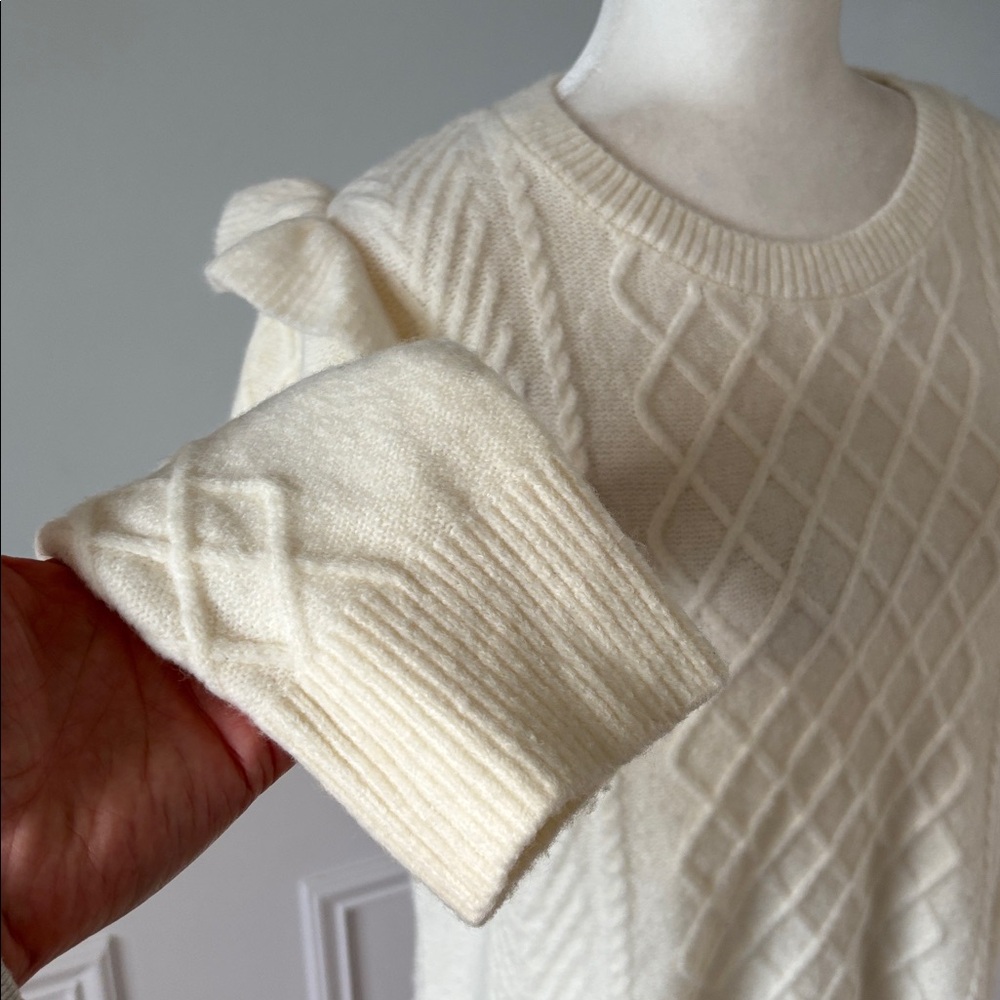 TALBOTS Cable Knit Ruffle Crewneck Sweater Cream Ivory Soft Size Large - Picture 4 of 10